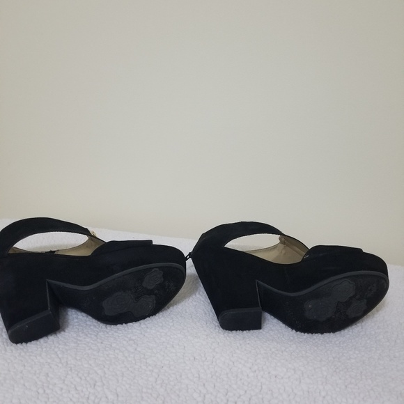 Size 8.5 Carlos Santana Wedge Sandals in good con - Picture 2 of 2